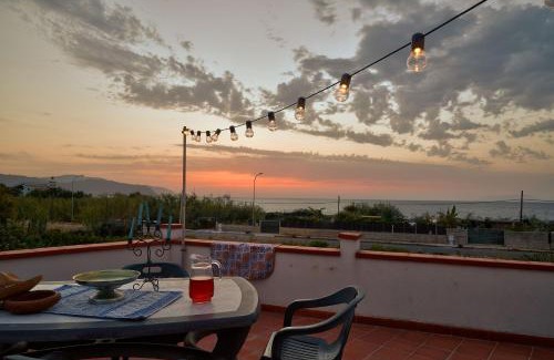 Vigliatore Apartment | Pet-Friendly Appartamento Zia Lucia with Oceanfront Views