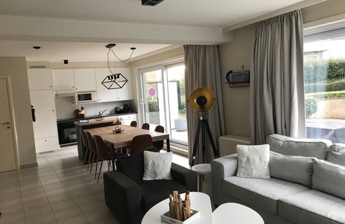 Sint-Idesbald Apartment | Bright 3-Bedroom Apartment with Sunny Terrace Near Beach