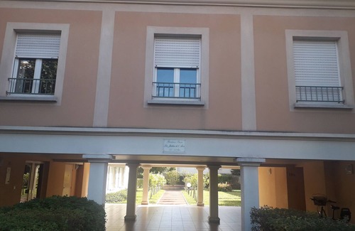 Le Chesnay Apartment | Cozy Apartment with Parking Near Versailles Equestrian Events