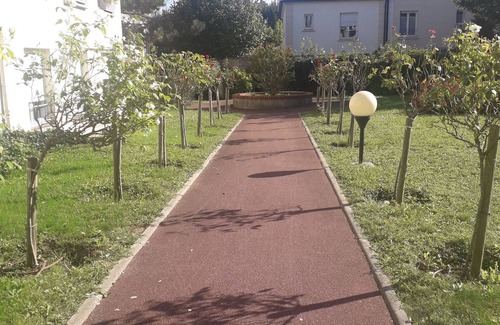 Le Chesnay Apartment | Cozy Apartment with Parking Near Versailles Equestrian Events