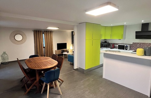 Saint-Etienne-de-Cuines Apartment | Appartement Climatisé de 95 Mètres Carrés à Saint Étienne de Cuines