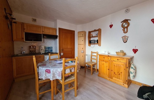 Saint-Gervais-les-Bains Apartment | Superb Mountain Balcony Apartment with Pool & Pet Friendly