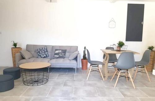 Sainte-Genevieve-les-Gasny Apartment | Welcoming Appartement in Sainte Genevieve les Gasny