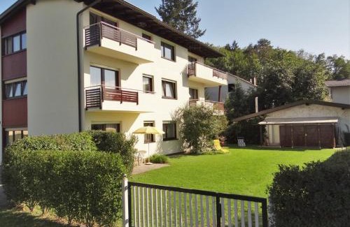 Krumpendorf am Woerther See Apartment | Oceanfront Appartements Margot - Guest Rated 9/10