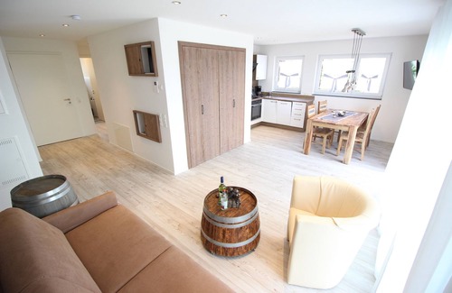 Immenstaad am Bodensee Apartment | Top-Rated Appartement Müller Thurgau with Kitchen & Breakfast