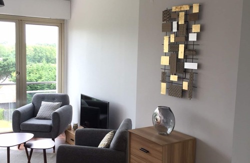 Le Touquet-Paris-Plage Apartment | Tranquil Ocean View Apartment with Spa and Parking