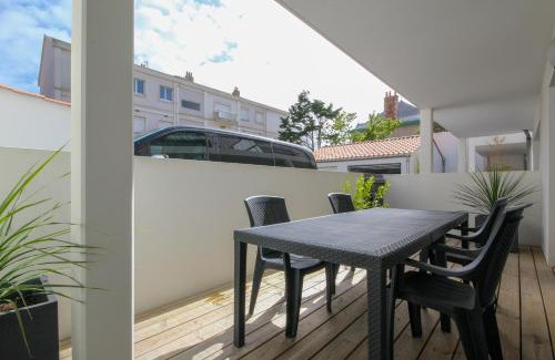 Saint-Gilles-Croix-de-Vie Apartment | Oceanfront Retreat at La Goelette - Guest Rated 9/10