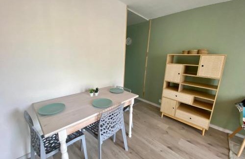 Saint-Jacques-de-la-Lande Apartment | Top-Rated Renovated Apartment with Family-Friendly Amenities