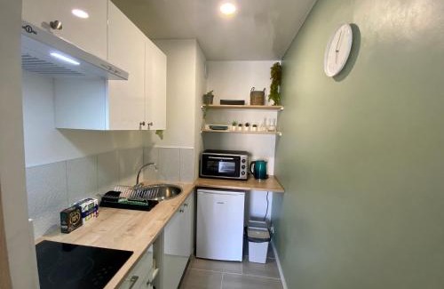 Saint-Jacques-de-la-Lande Apartment | Top-Rated Renovated Apartment with Family-Friendly Amenities