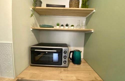 Saint-Jacques-de-la-Lande Apartment | Top-Rated Renovated Apartment with Family-Friendly Amenities