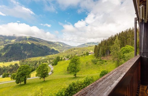 Muehlbach Am Hochkoenig Apartment | Explore Appartement Andrea: Pet Friendly with Lake Views