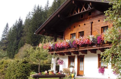 Sankt Veit in Defereggen Apartment | Inviting Appartement Gutwenger with Fireplace & Hot Tub