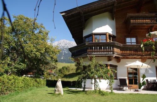 Scheffau am Wilden Kaiser Apartment | Relax at Appartementhaus Zum Schneider with Ocean Views