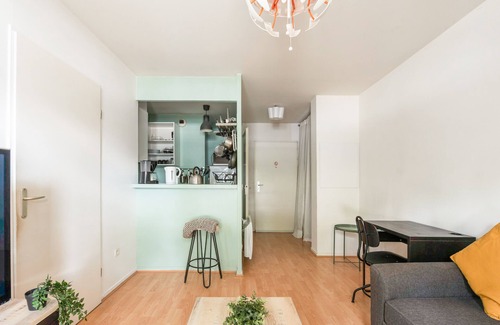 Bailly-Romainvilliers Apartment | Inviting Appartement Collodi - Welkeys: Pet Friendly Retreat