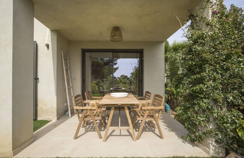 Rayol-Canadel-sur-Mer Apartment | Sunset Ocean View Apartment, Steps from the Beach