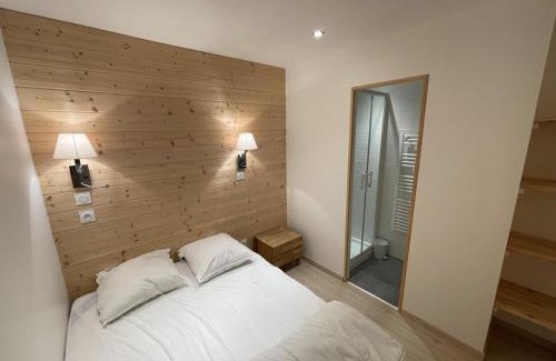 Saint-Jacques-des-Blats Apartment | Family-Friendly Appartement Saint-Jacques-des-Blats Retreat