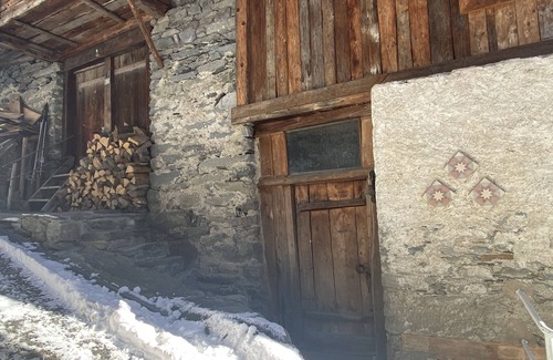 Sainte-Foy-Tarentaise Ski Chalet | Stay in an Authentic Chalet with Breakfast & Family Amenities
