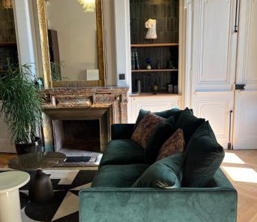 Saint-Cyr-au-Mont-d'Or Apartment | Chic and Characterful Apartment - Guest Rated 9.9/10