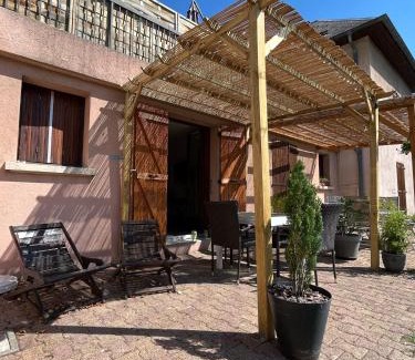 Saint-Jean-de-Maurienne Apartment | Cozy Apartment Near Train Station with Terrace & Cave Access