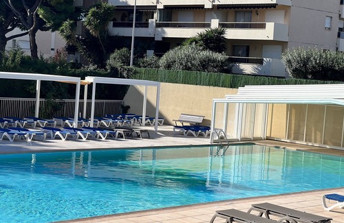 L'Arenas Apartment | Oceanfront Appartement Seaside with Pool & Family Amenities