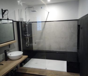 Saint-Laurent-sur-Sevre Apartment | Family-Friendly Appartement near Puy du Fou - 4 Star Rated