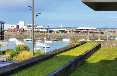 Saint-Quay-Portrieux Apartment | Prime Apartment Steps from the Beach with Pet-Friendly Perks