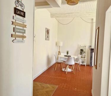 Centre Historique Apartment | Ideally Located Appartement 100m from Barques Beach