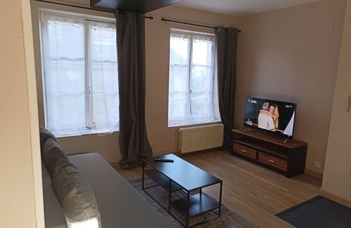 Sedan Apartment | Lake View Appartement 100m from Europe's Largest Castle