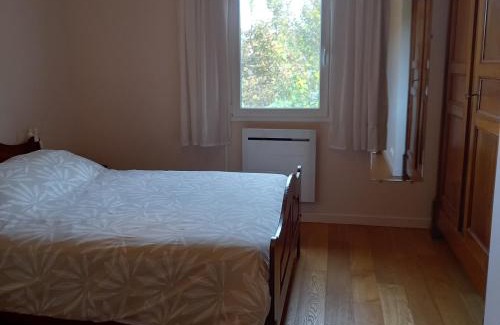 Sollies-Ville Apartment | Convenient Apartment Near Hyères Beaches - Family Friendly