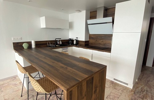 Le Grau-dʼAgde House | Beachfront Apartment with Mountain and Ocean Views