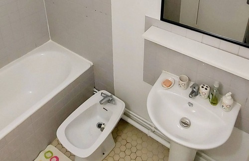 Bois-Colombes Apartment | Convenient Apartment Just 9 Minutes from Paris