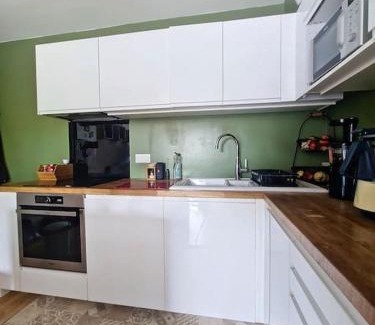 Saint-Cyr-l'Ecole Apartment | Cozy 2-Room Apartment for Families and Pets