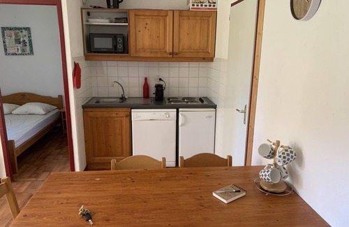 Valfrejus Apartment | Cozy Apartment in Valfréjus with Breakfast & Family Amenities