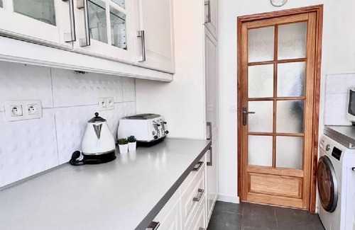 Malakoff Apartment | Quiet and Bright Appartement in Montrouge, Steps from Metro