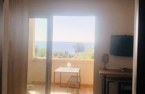Solenzara Apartment | Seaside Apartment in Solenzara with Pool and Spa Amenities
