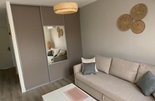 Villenave-d'Ornon Apartment | Inviting Appartement in Villenave d'Ornon with Garden