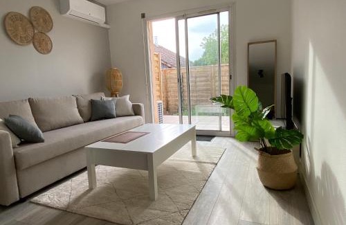 Villenave-d'Ornon Apartment | Inviting Appartement in Villenave d'Ornon with Garden