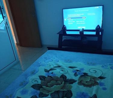 Laayayda Apartment | Elegant Apartment in a Serene Neighborhood for Families