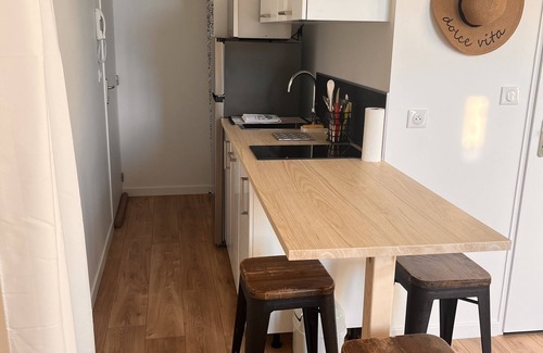 Angouleme Apartment | Elegant Apartment with Kitchen and Family-Friendly Amenities