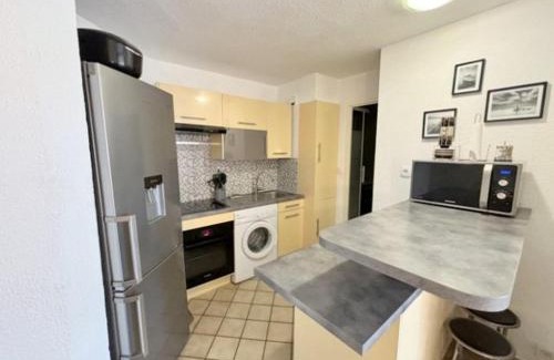Le Barcares Apartment | Family-Friendly 4-Person Apartment with Pool - 10/10 Rating