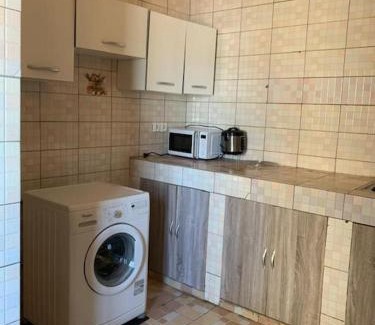 Lome Apartment | Comfortable Appartement Chambre-Salon: Pet & Child Friendly