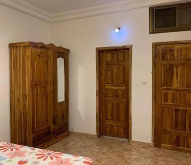Lome Apartment | Comfortable Appartement Chambre-Salon: Pet & Child Friendly