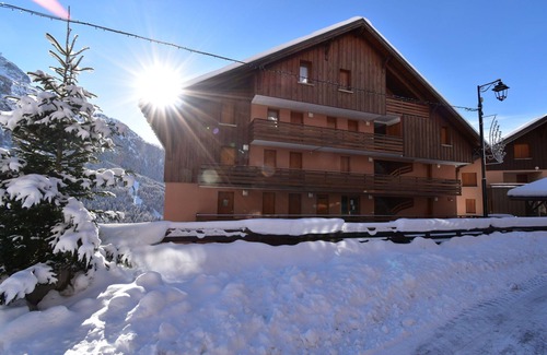 Vaujany Apartment | Family-Friendly Appartement 12 Cochette II with Breakfast