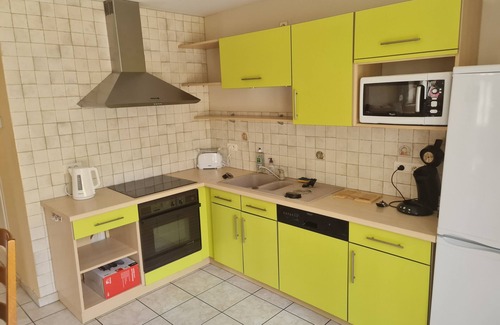 Legna House | Guest Rated 10/10: Appartement with Private Cour & Balcony