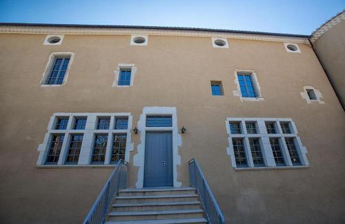 Lussan Apartment | Cozy 2nd Floor Apartment in Château with Pool Access