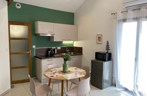 Chateauvieux Apartment | Idyllic Retreat for 2-4 Guests: Une Pause au Vert