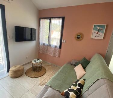 Chateauvieux Apartment | Idyllic Retreat for 2-4 Guests: Une Pause au Vert
