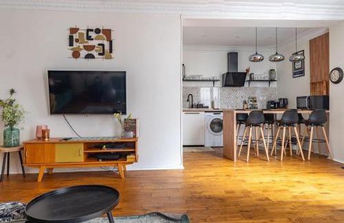 Quartier du Faubourg-Montmartre Apartment | Family-Friendly Duplex Apartment Near Grands Boulevards