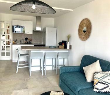 Tiuccia Apartment | Direct Ocean Access Appartement for 2-4 Guests, Rated 9.8