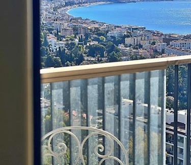 Fabron Apartment | Appartement 2 chambres et studio indépendant avec vue sur mer